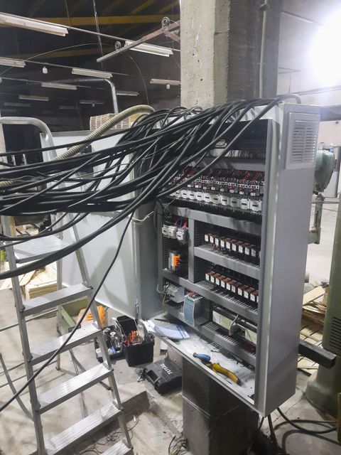 Електро ормар со кабли кон машините во Евро Пак – ELKO AUTOMATION